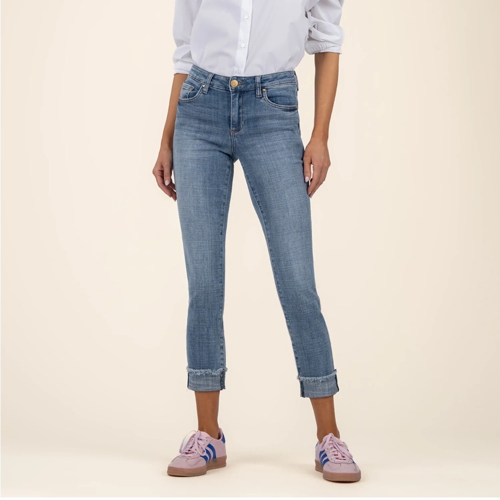 Kut from the Kloth Light Blue Denim Jeans, Straight and cropped, size 4